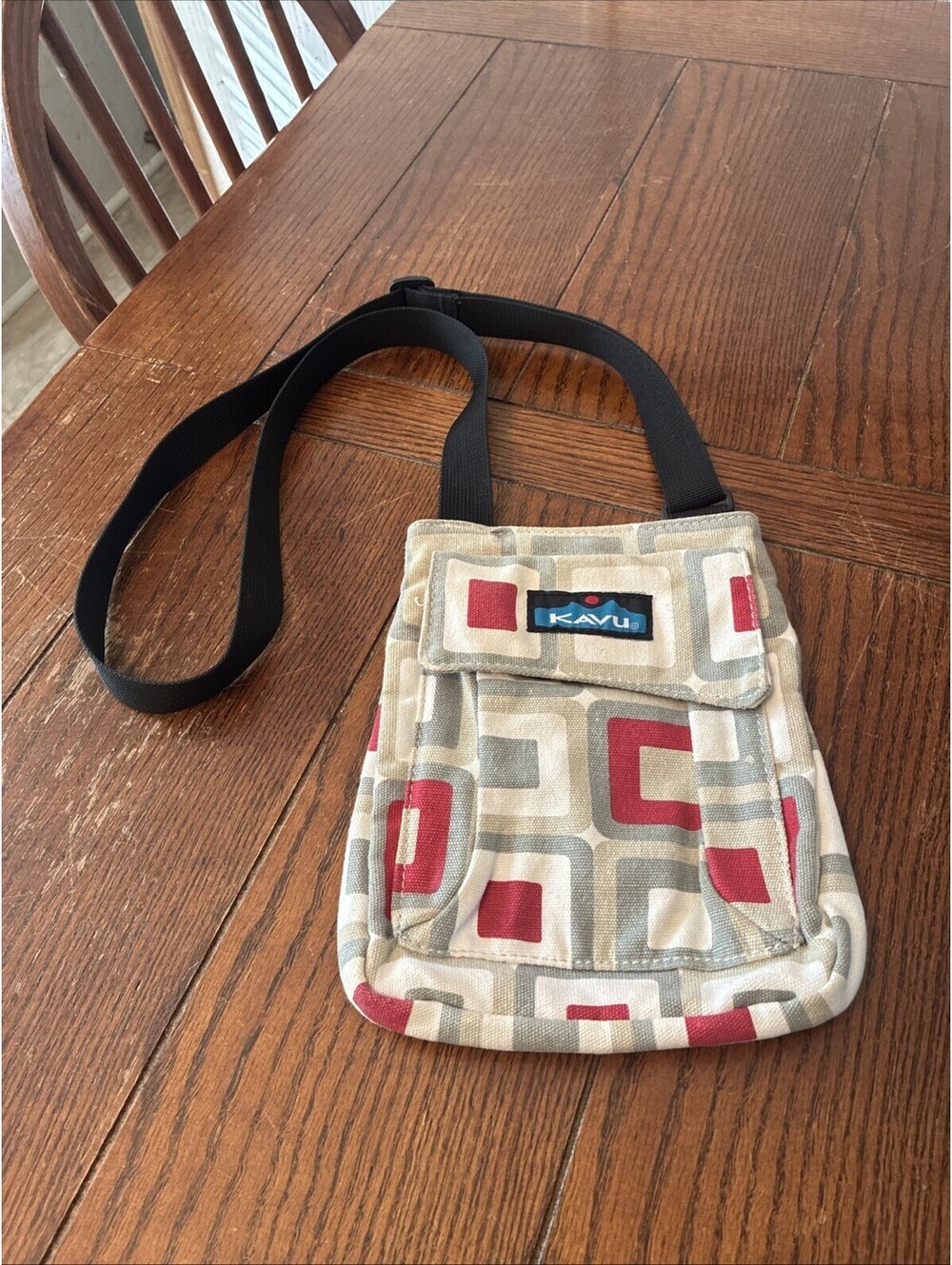 Kavu Keeer Crossbody Bag Geometric Gray and Red Canvas Purse Adjustable Strap